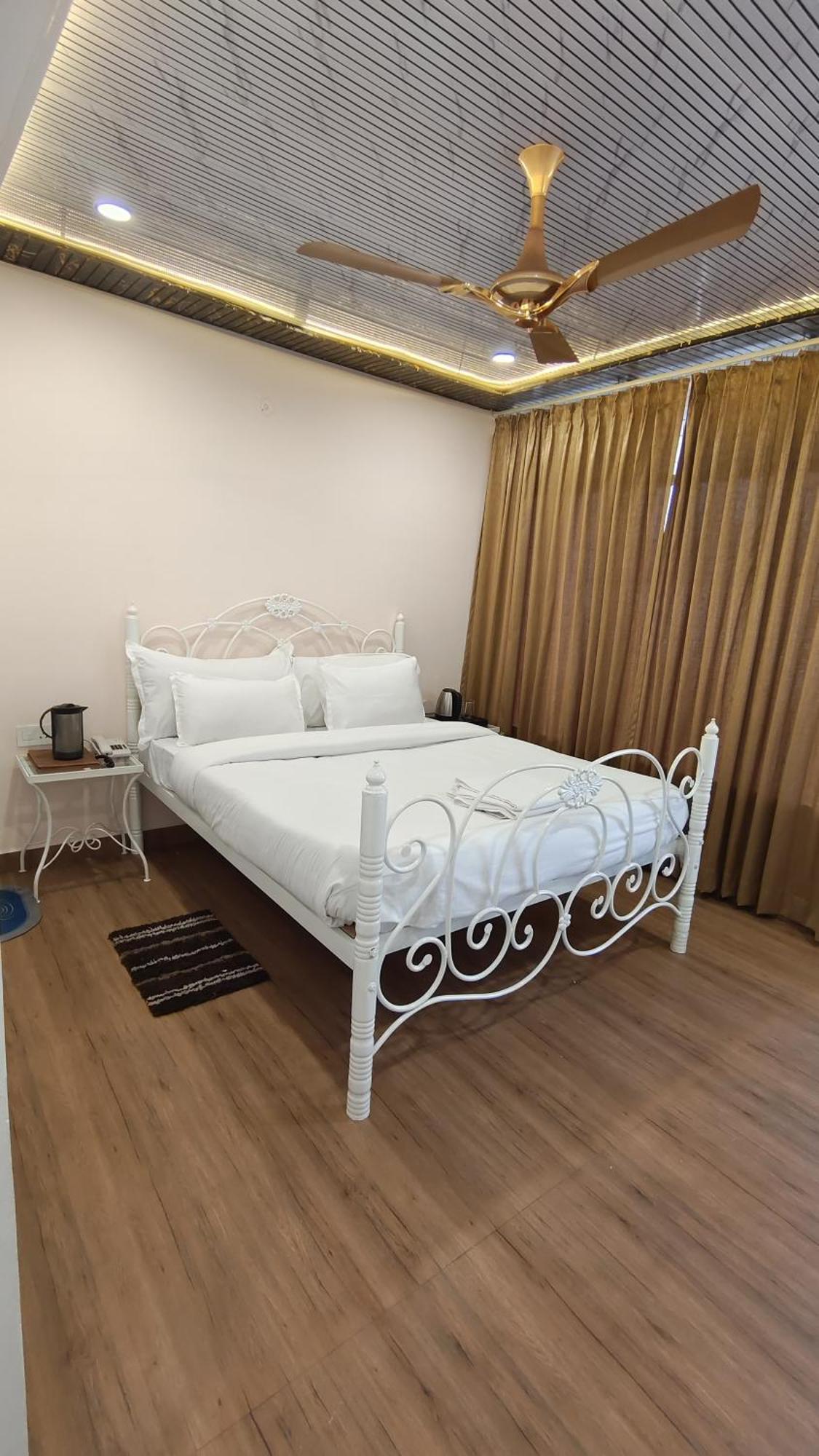 Hotel Golden Heritage Deluxe Jaipur Eksteriør billede